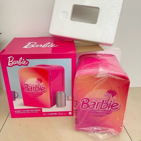 Last One Barbie Hot Pink Malibu 4L Cooler Mini Fridge with Glass Door 6 Can - Picture 11 of 13